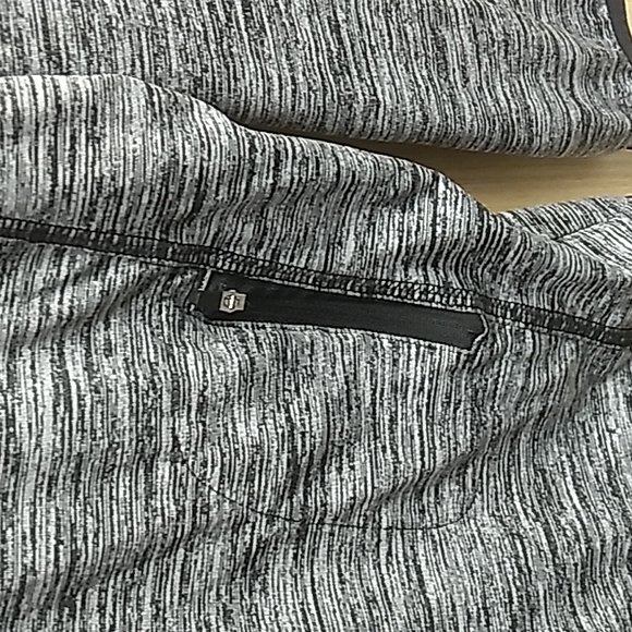 Russell Men's Training Fit 42-44 large dri power 360 Black & Gray w hood - Picture 5 of 5